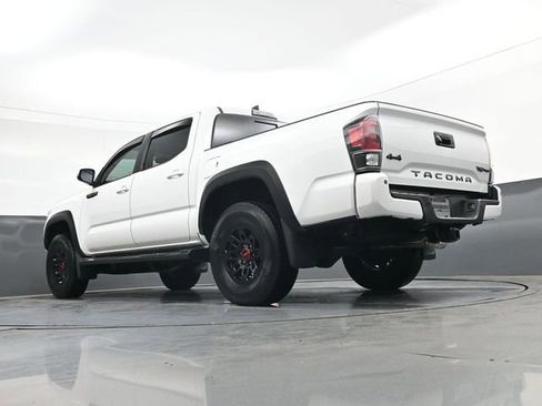 Used 2017 Toyota Tacoma TRD Pro AWD/4WD image 31