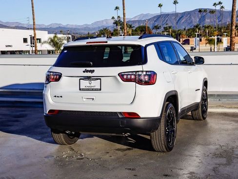New 2026 Jeep Compass Latitude image 9