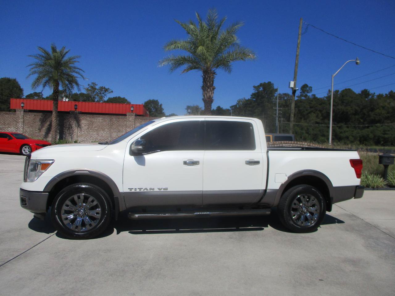 Used 2018 Nissan Titan Platinum Reserve AWD/4WD image 19