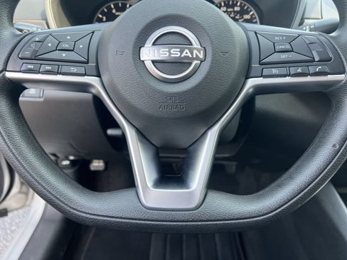 Certified 2024 Nissan Altima 2.5 SV FWD image 9