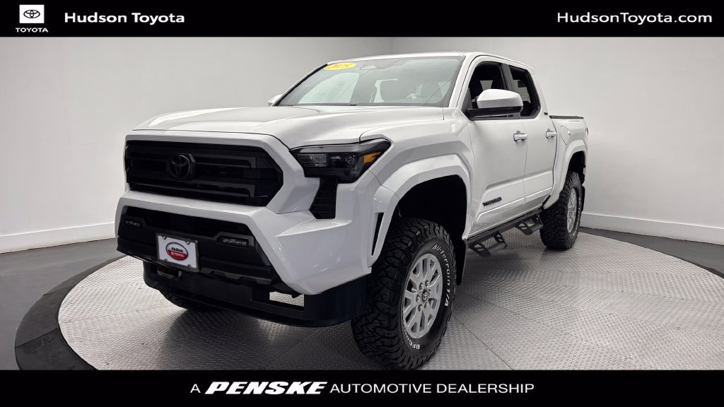Used 2025 Toyota Tacoma SR5 AWD/4WD image 1