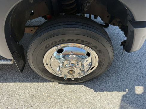 Used 2011 Ford F550 4x4 Crew Cab Super Duty w/ Payload Upgrade Pkg image 14