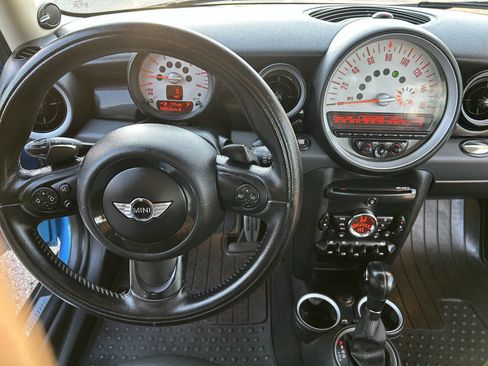 Used 2011 MINI Cooper S image 18