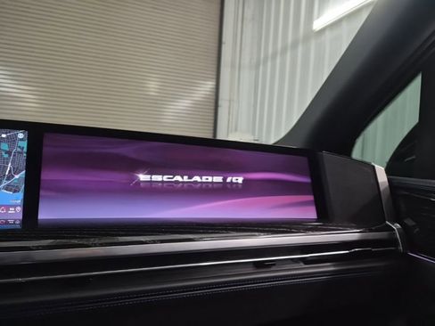 Certified 2025 Cadillac Escalade IQ Luxury 1 w/ Smart Trailering package image 29