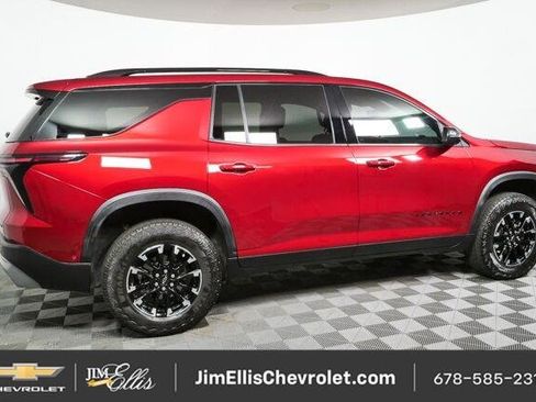 Certified 2024 Chevrolet Traverse Z71 w/ Enhanced Driving Package AWD/4WD image 2