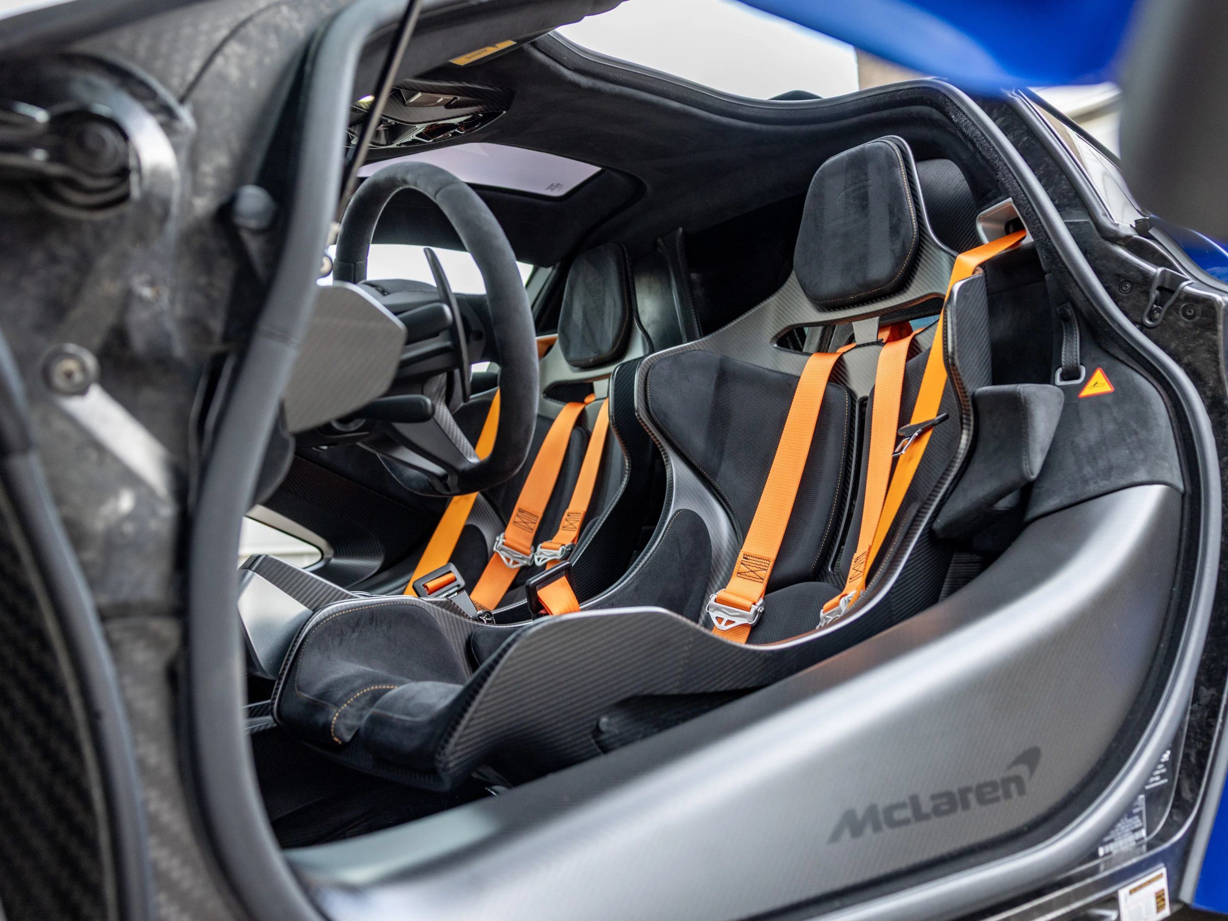 Used 2019 McLaren Senna RWD image 12