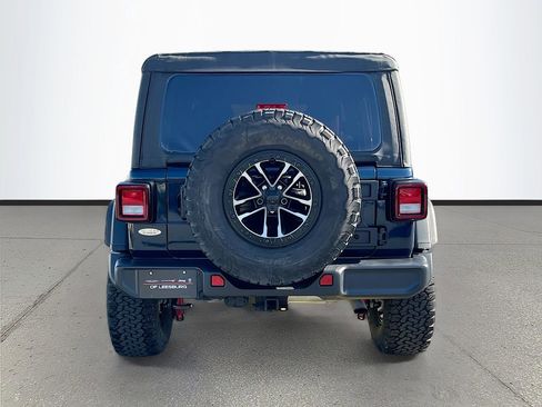 Used 2025 Jeep Wrangler Willys image 6