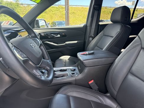 Used 2023 Chevrolet Traverse RS AWD/4WD image 12