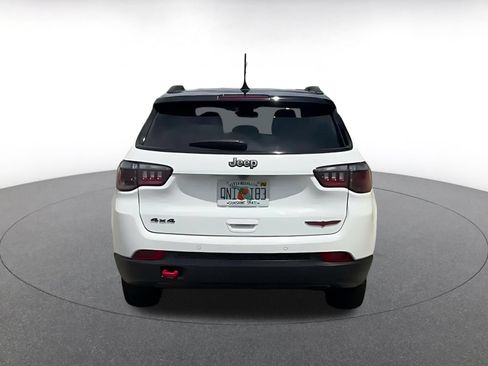 Used 2025 Jeep Compass Trailhawk AWD/4WD image 12
