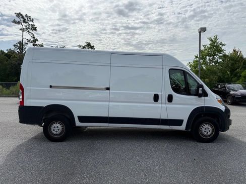 Used 2025 RAM ProMaster 2500 w/ Convenience Group FWD image 7