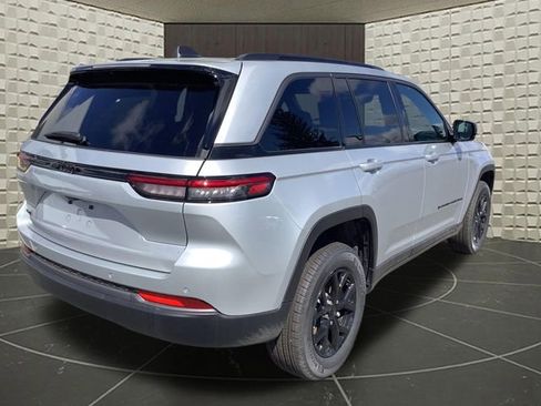 New 2026 Jeep Grand Cherokee Altitude AWD/4WD image 8