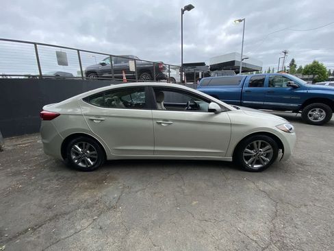 Used 2018 Hyundai Elantra Value Edition FWD image 7