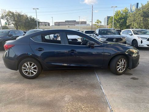 Used 2016 MAZDA MAZDA3 i Touring w/ Popular Equipment Package FWD image 3