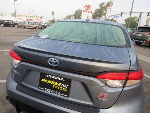 Certified 2025 Toyota Corolla SE image 12