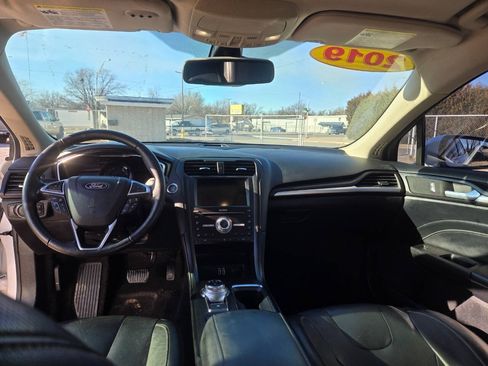 Used 2019 Ford Fusion Titanium FWD image 11
