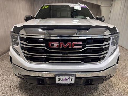 Used 2023 GMC Sierra 1500 SLT w/ SLT Premium Plus Package AWD/4WD image 4