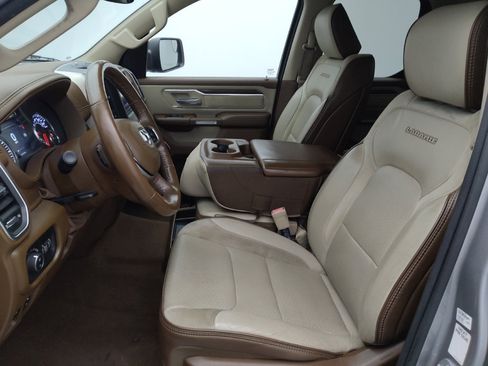 Used 2019 RAM 1500 Laramie image 17