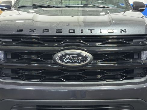 Used 2022 Ford Expedition Max Limited AWD/4WD image 12