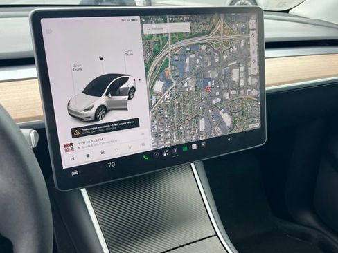 Used 2021 Tesla Model Y Long Range AWD/4WD image 16
