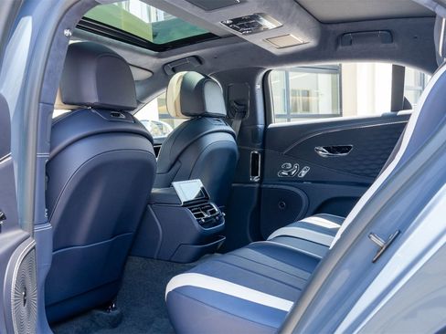 New 2025 Bentley Flying Spur Plug-In Hybrid image 9