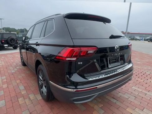 Used 2023 Volkswagen Tiguan SE FWD image 9