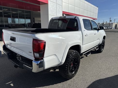 Used 2023 Toyota Tacoma SR5 RWD image 4