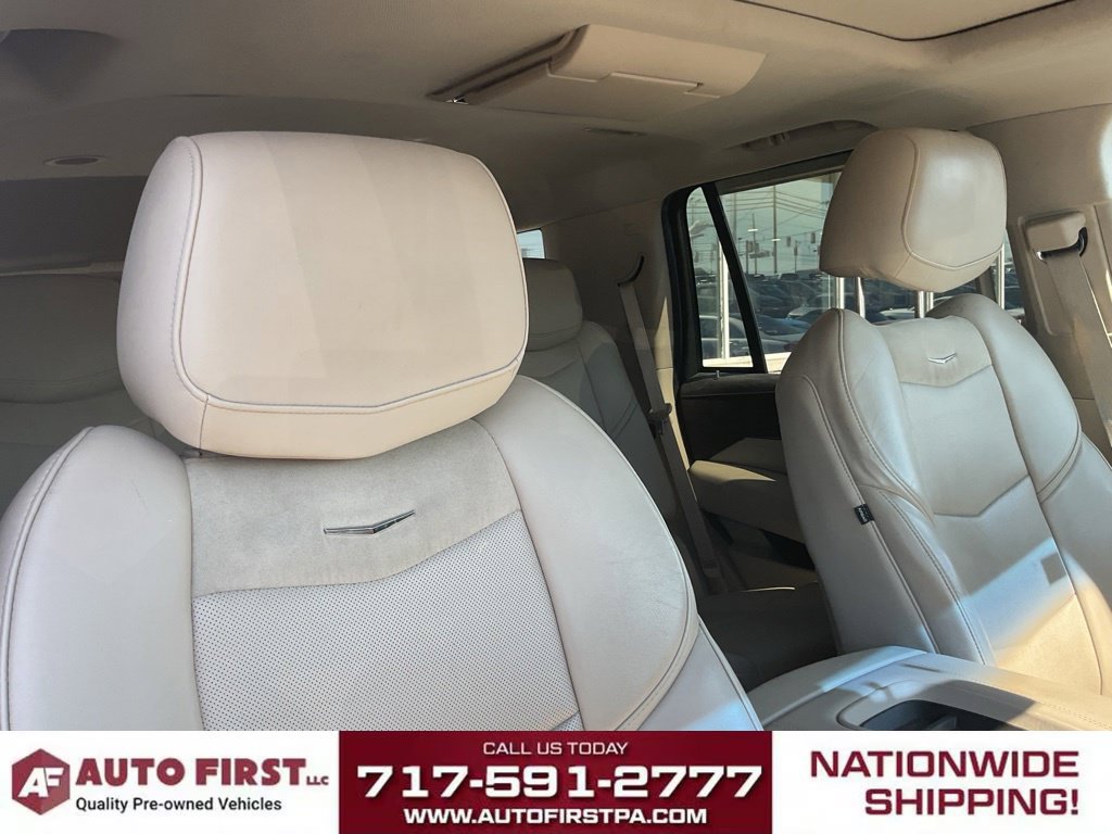 Used 2015 Cadillac Escalade Luxury AWD/4WD image 22