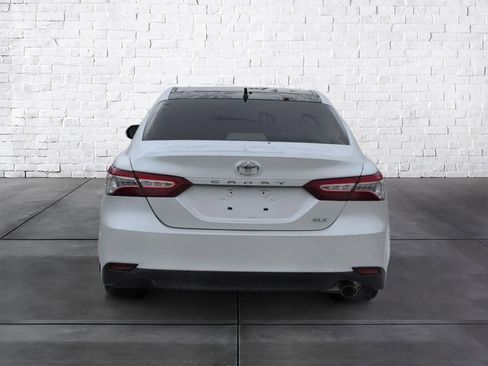Used 2019 Toyota Camry XLE image 3