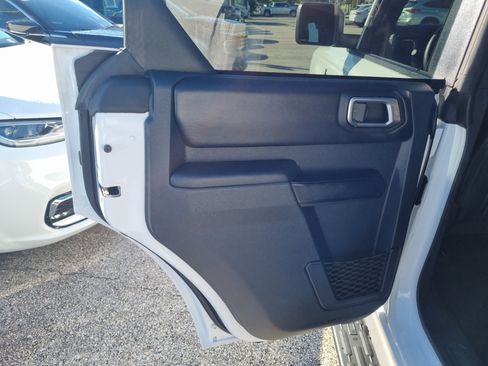 Used 2025 Ford Bronco Outer Banks AWD/4WD image 14