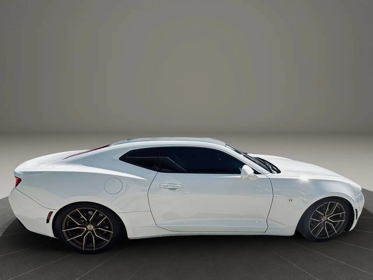 Used 2018 Chevrolet Camaro LS RWD image 6
