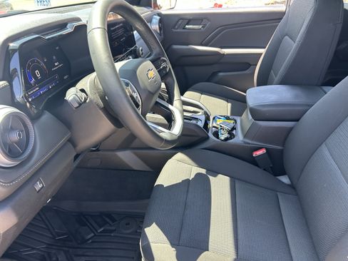 Used 2025 Chevrolet Colorado LT RWD image 12