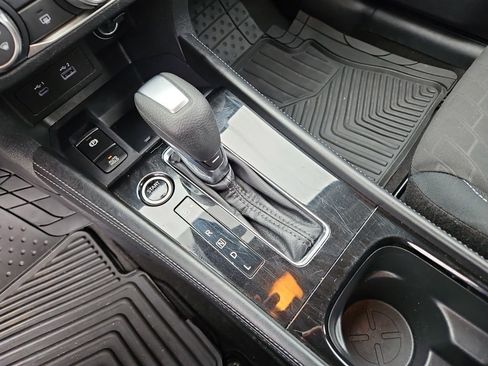 Used 2024 Nissan Kicks SV image 16