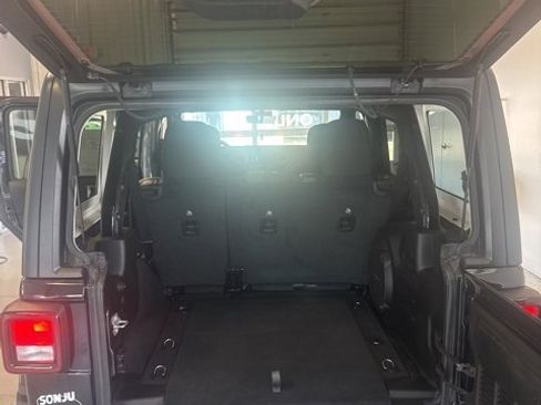 Used 2020 Jeep Wrangler Unlimited Sahara w/ Uconnect 4C Nav & Sound Group image 20