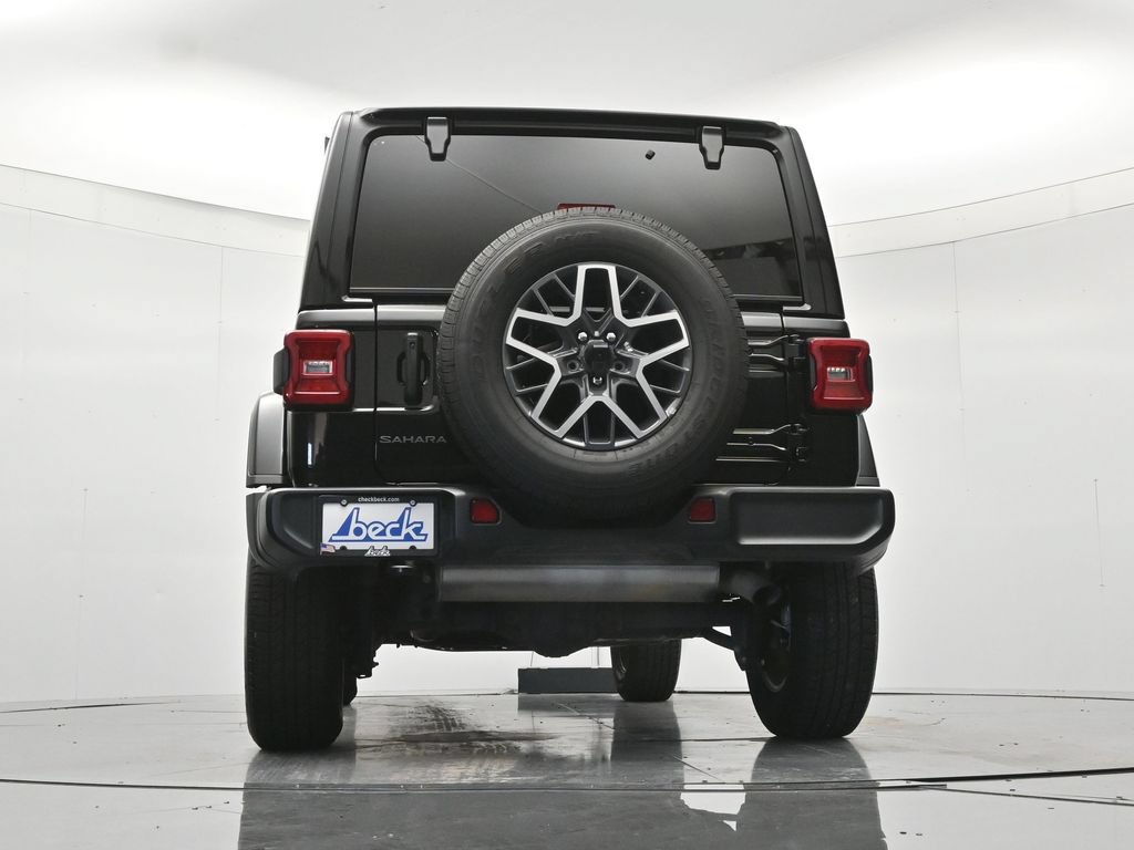 Used 2025 Jeep Wrangler Unlimited Sahara AWD/4WD image 41