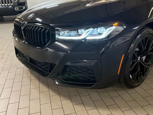 Used 2022 BMW 530i xDrive w/ M Sport Package image 4