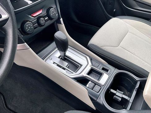 Used 2023 Subaru Forester Base image 15