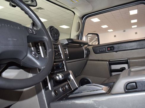 Used 2003 HUMMER H2 w/ Preferred Equipment Group AWD/4WD image 35