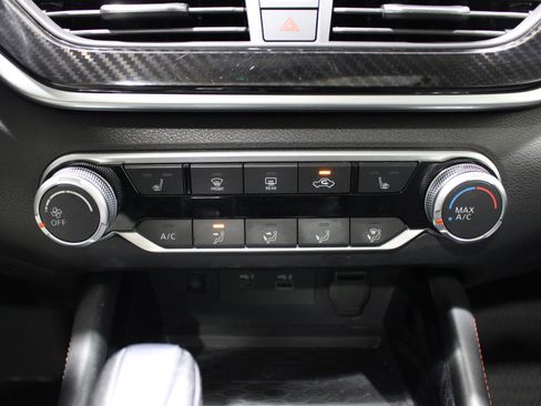 Used 2023 Nissan Altima 2.5 SR w/ SR Premium Package FWD image 17
