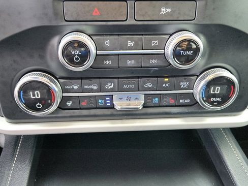 Certified 2022 Ford Expedition XLT image 16