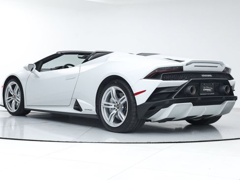 Used 2023 Lamborghini Huracan EVO image 4