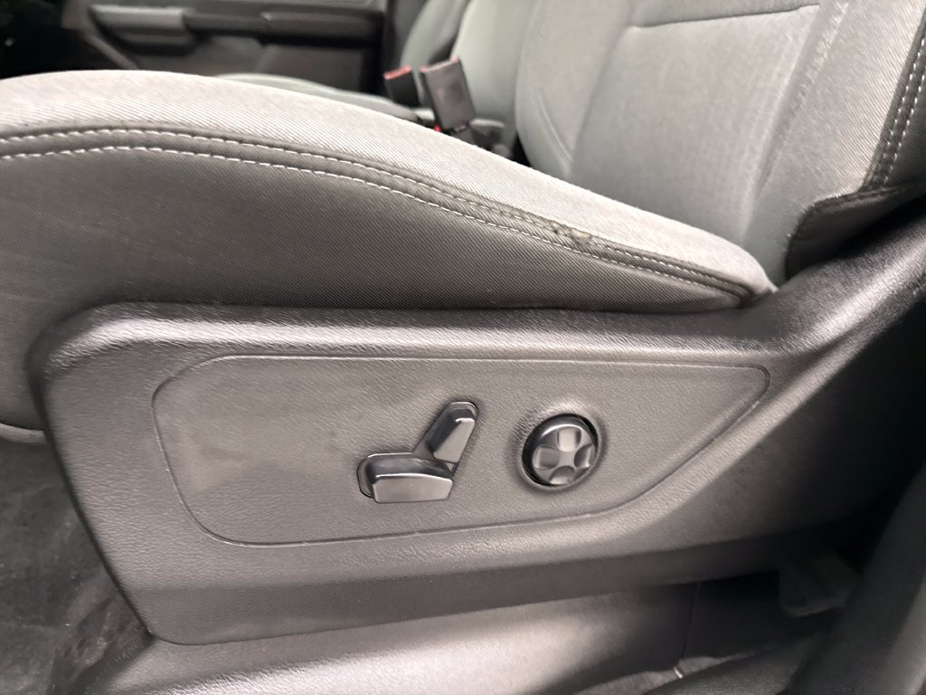 Used 2019 RAM 1500 Big Horn AWD/4WD image 18