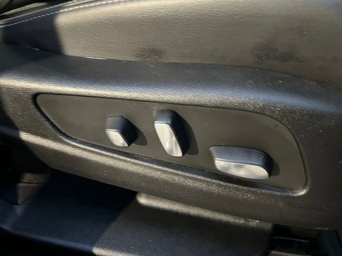 Used 2023 Cadillac XT6 Premium Luxury w/ Technology Package image 16