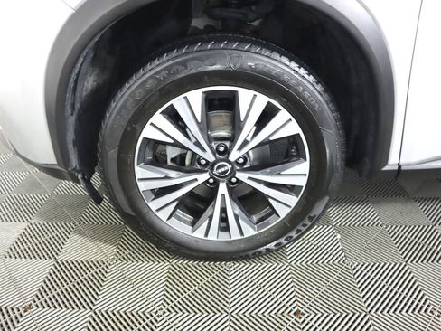 Used 2023 Nissan Rogue SV image 25