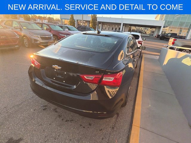 Used 2018 Chevrolet Malibu LT FWD image 9