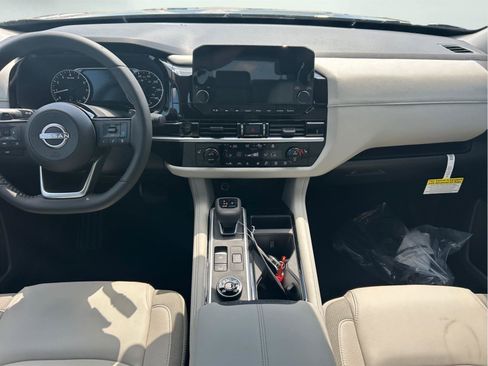 New 2025 Nissan Pathfinder SL w/ Black Appearance Package image 11