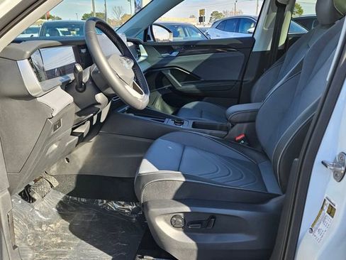 New 2026 Volkswagen Tiguan SE image 5