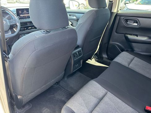 Used 2025 Nissan Rogue SV FWD image 24