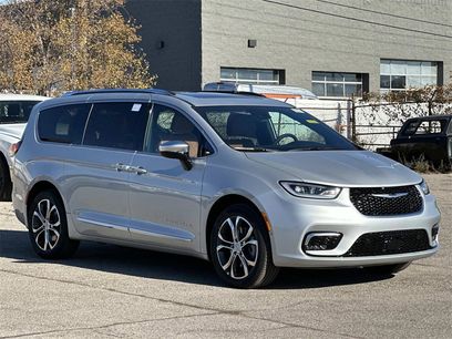 New 2026 Chrysler Pacifica Pinnacle