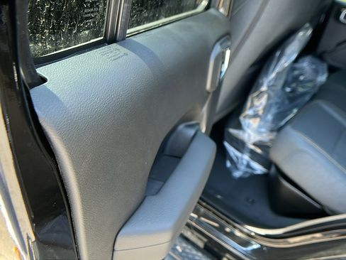 New 2025 Jeep Gladiator Sport image 18