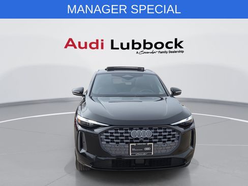 Certified 2025 Audi Q5 Premium w/ Convenience Package AWD/4WD image 3